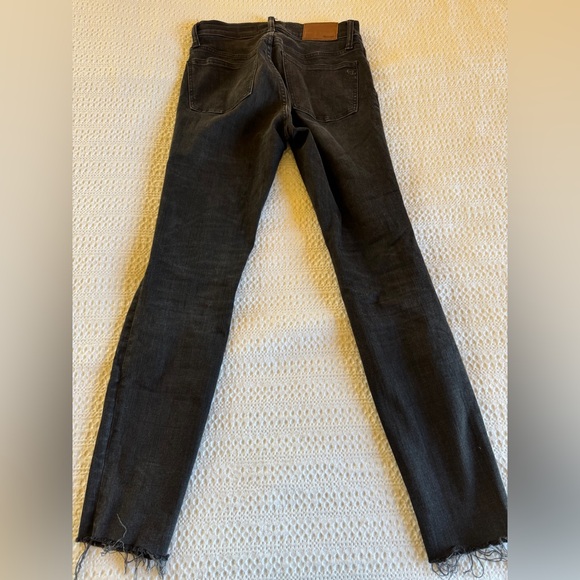 Madewell Faded Black Dark Grey 9” High Rise Skinny distressed Raw Hem Jeans - Picture 6 of 8